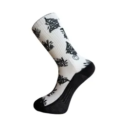 BEAST MODE - TRAIN INSANE Printed Pattern Socks